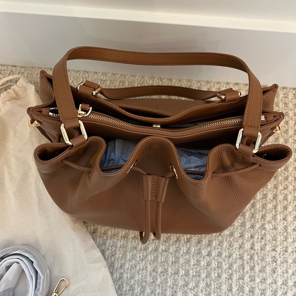 Quince Italian Leather Bucket Bag - Picture 3 of 14